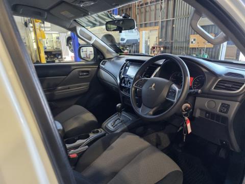 2017 Mitsubishi Triton - Thumbnail