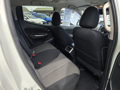 2022 Mitsubishi Triton - Thumbnail