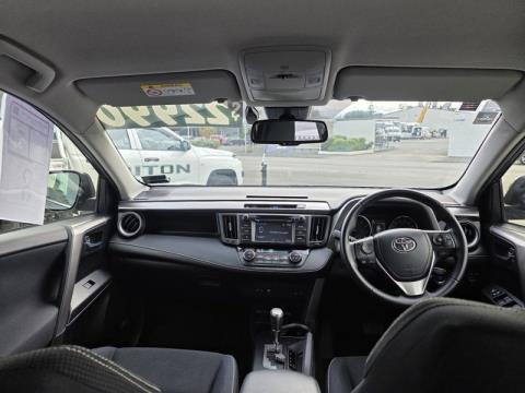 2016 Toyota RAV4 - Thumbnail