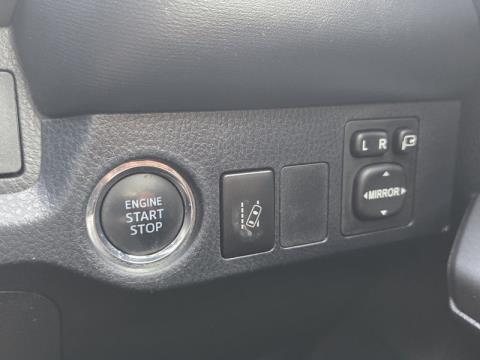 2016 Toyota RAV4 - Thumbnail