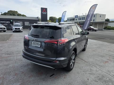 2016 Toyota RAV4 - Thumbnail