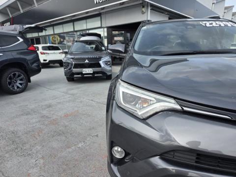 2016 Toyota RAV4 - Thumbnail