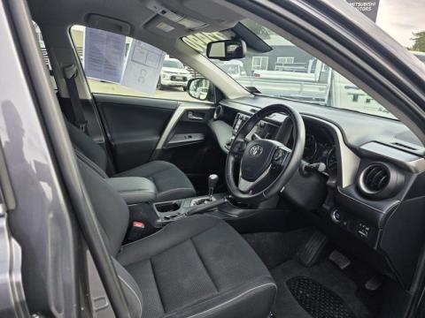 2016 Toyota RAV4 - Thumbnail