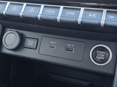 2024 Mitsubishi Triton - Thumbnail