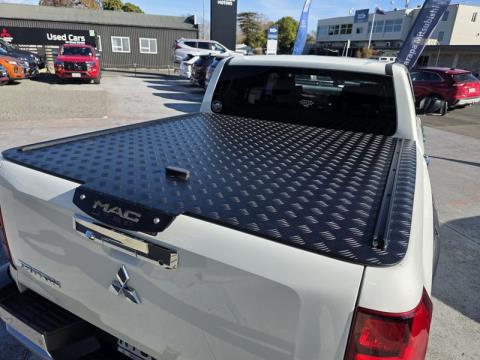 2024 Mitsubishi Triton - Thumbnail