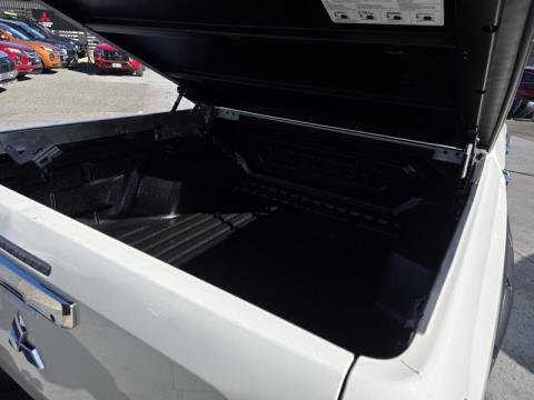 2024 Mitsubishi Triton - Thumbnail