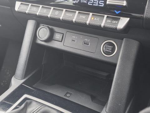2024 Mitsubishi Triton - Thumbnail