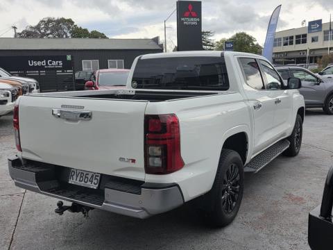 2024 Mitsubishi Triton - Thumbnail