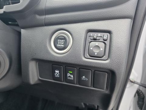 2025 Mitsubishi Pajero Sport - Thumbnail