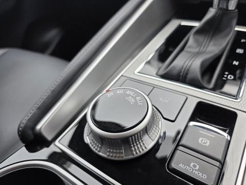 2025 Mitsubishi Pajero Sport - Thumbnail