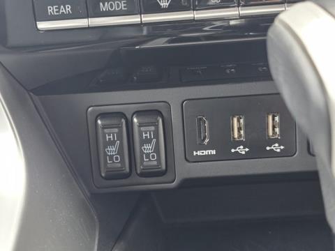 2025 Mitsubishi Pajero Sport - Thumbnail