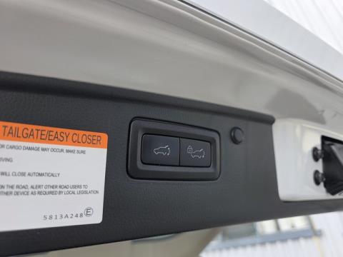 2025 Mitsubishi Pajero Sport - Thumbnail