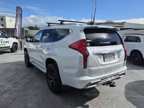 2025 Mitsubishi Pajero Sport - Thumbnail