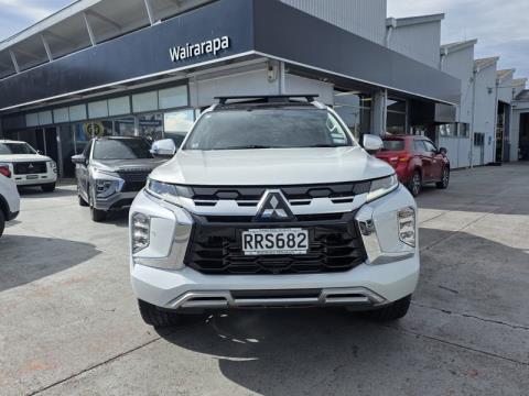 2025 Mitsubishi Pajero Sport - Thumbnail