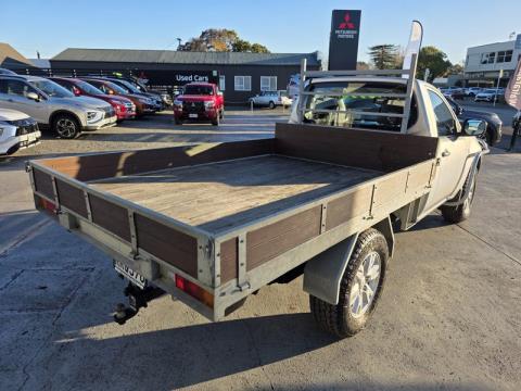 2010 Mitsubishi Triton - Thumbnail
