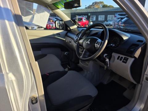 2010 Mitsubishi Triton - Thumbnail
