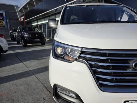 2021 Hyundai iMax - Thumbnail