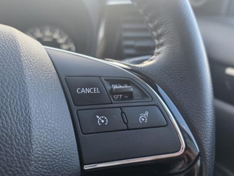 2022 Mitsubishi Outlander - Thumbnail