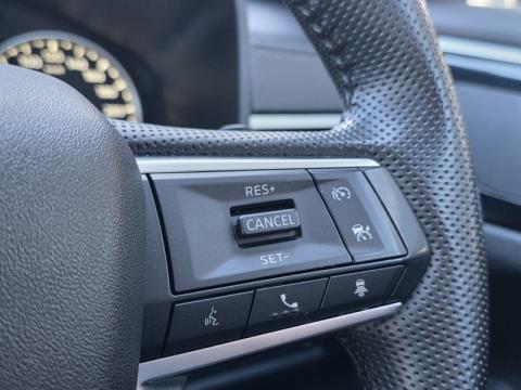2023 Mitsubishi Outlander - Thumbnail