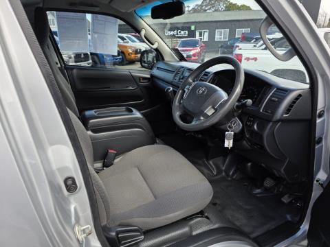 2017 Toyota Hiace - Thumbnail