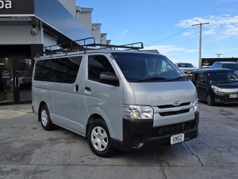 2017 Toyota Hiace - Thumbnail