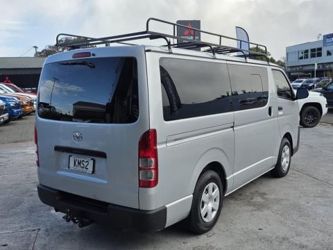 2017 Toyota Hiace - Thumbnail