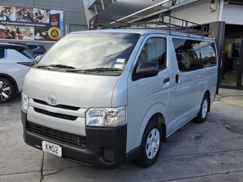2017 Toyota Hiace - Thumbnail