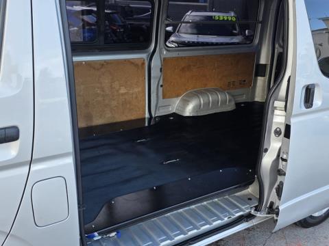 2017 Toyota Hiace - Thumbnail