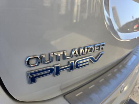 2018 Mitsubishi Outlander - Thumbnail