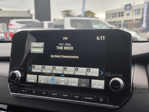 2022 Mitsubishi Outlander - Thumbnail