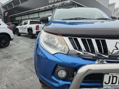 2015 Mitsubishi Triton - Thumbnail