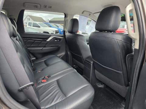 2015 Mitsubishi Pajero Sport - Thumbnail