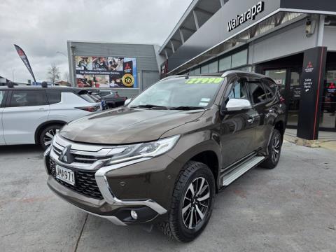 2015 Mitsubishi Pajero Sport - Thumbnail
