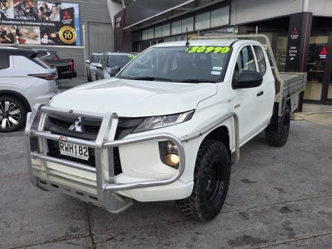 2020 Mitsubishi Triton - Thumbnail