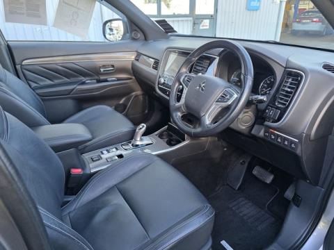 2020 Mitsubishi Outlander - Thumbnail