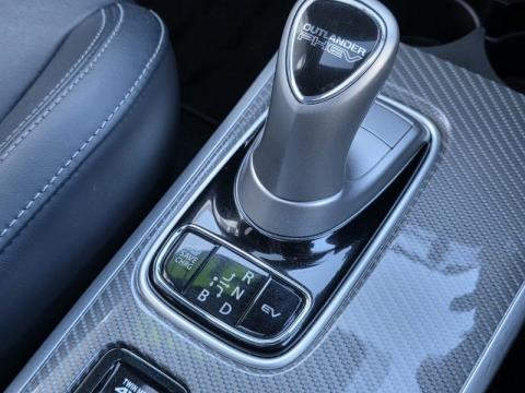 2020 Mitsubishi Outlander - Thumbnail