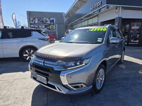 2020 Mitsubishi Outlander - Thumbnail