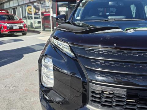 2022 Mitsubishi Outlander - Thumbnail