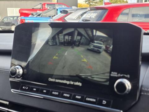 2024 Mitsubishi Outlander - Thumbnail