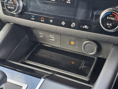 2024 Mitsubishi Outlander - Thumbnail