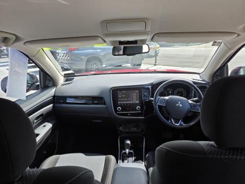 2022 Mitsubishi Outlander - Thumbnail