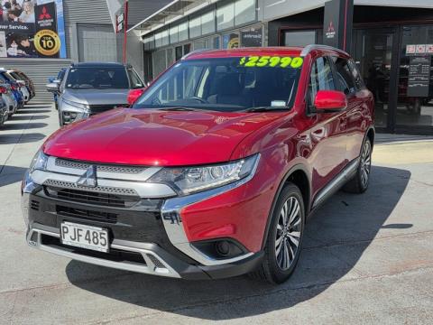 2022 Mitsubishi Outlander - Thumbnail