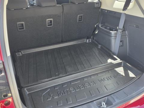 2022 Mitsubishi Outlander - Thumbnail