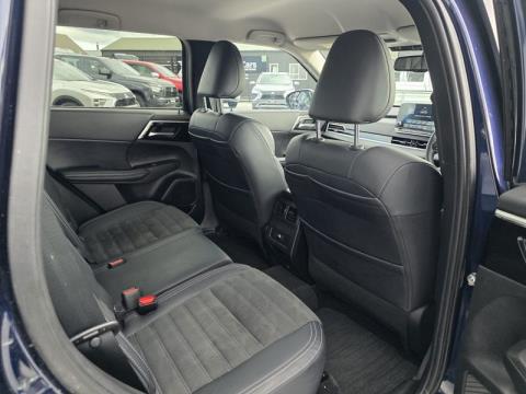 2023 Mitsubishi Outlander - Thumbnail