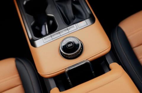2027 Mitsubishi Pajero - Thumbnail