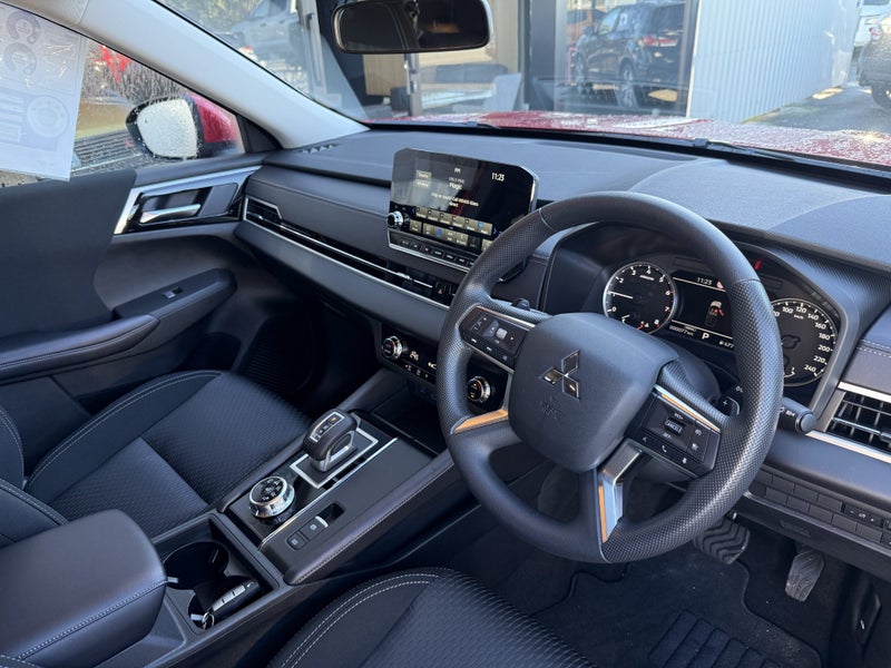 2025 Mitsubishi Outlander