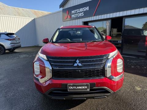 2025 Mitsubishi Outlander - Thumbnail