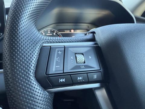 2025 Mitsubishi Outlander - Thumbnail