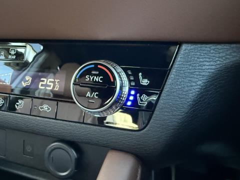2025 Mitsubishi Outlander - Thumbnail