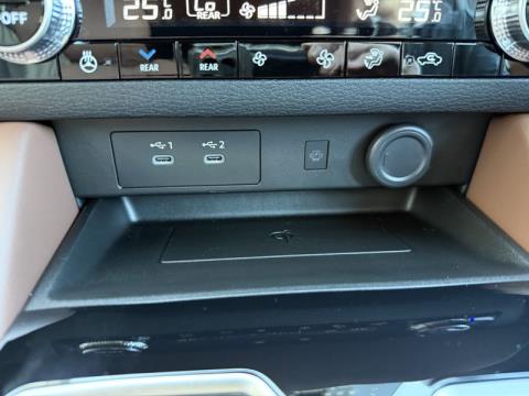 2025 Mitsubishi Outlander - Thumbnail
